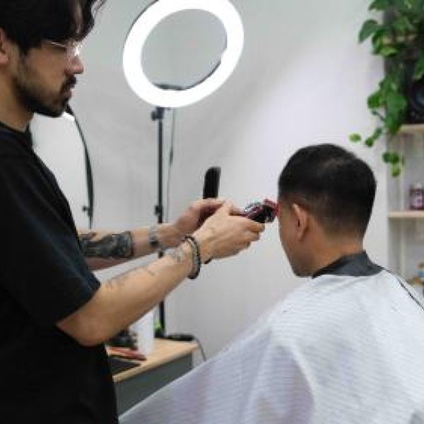SAWA BARBER Barbershop & Herrenfriseur in Charlottenburg: 